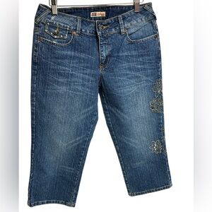 Faded Glory Embellished Stretch Jean Capris size 6